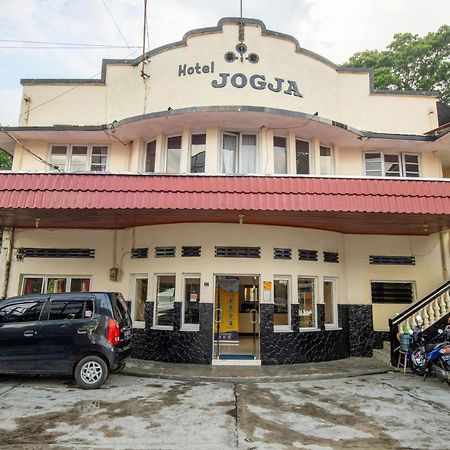 Hotel Jogja בוקיטינגי מראה חיצוני תמונה