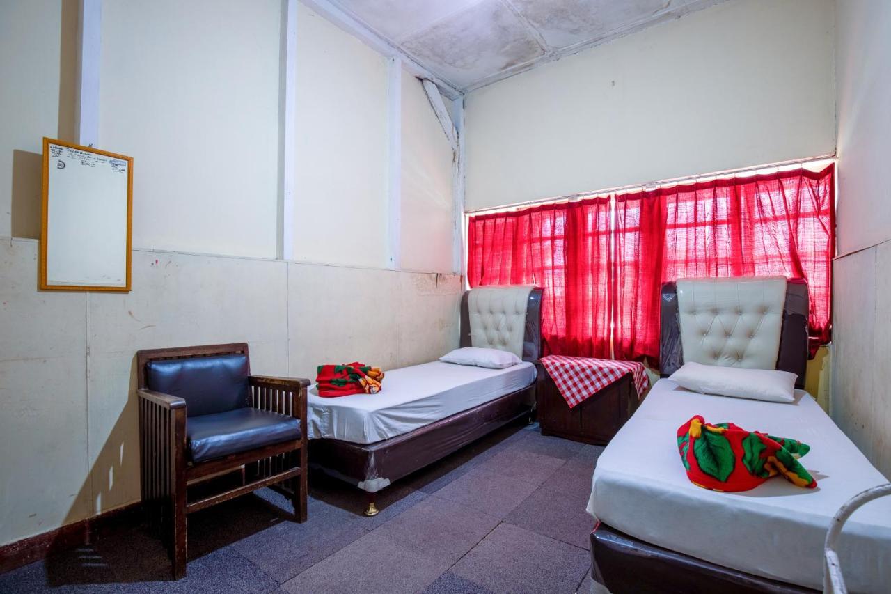 Hotel Jogja בוקיטינגי מראה חיצוני תמונה