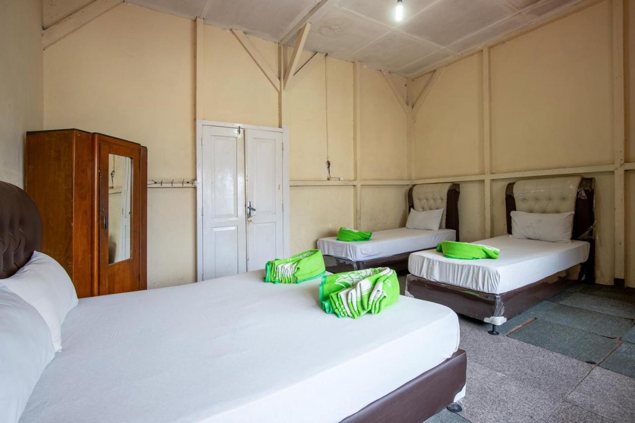 Hotel Jogja בוקיטינגי מראה חיצוני תמונה