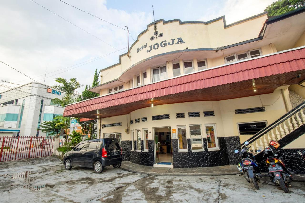 Hotel Jogja בוקיטינגי מראה חיצוני תמונה