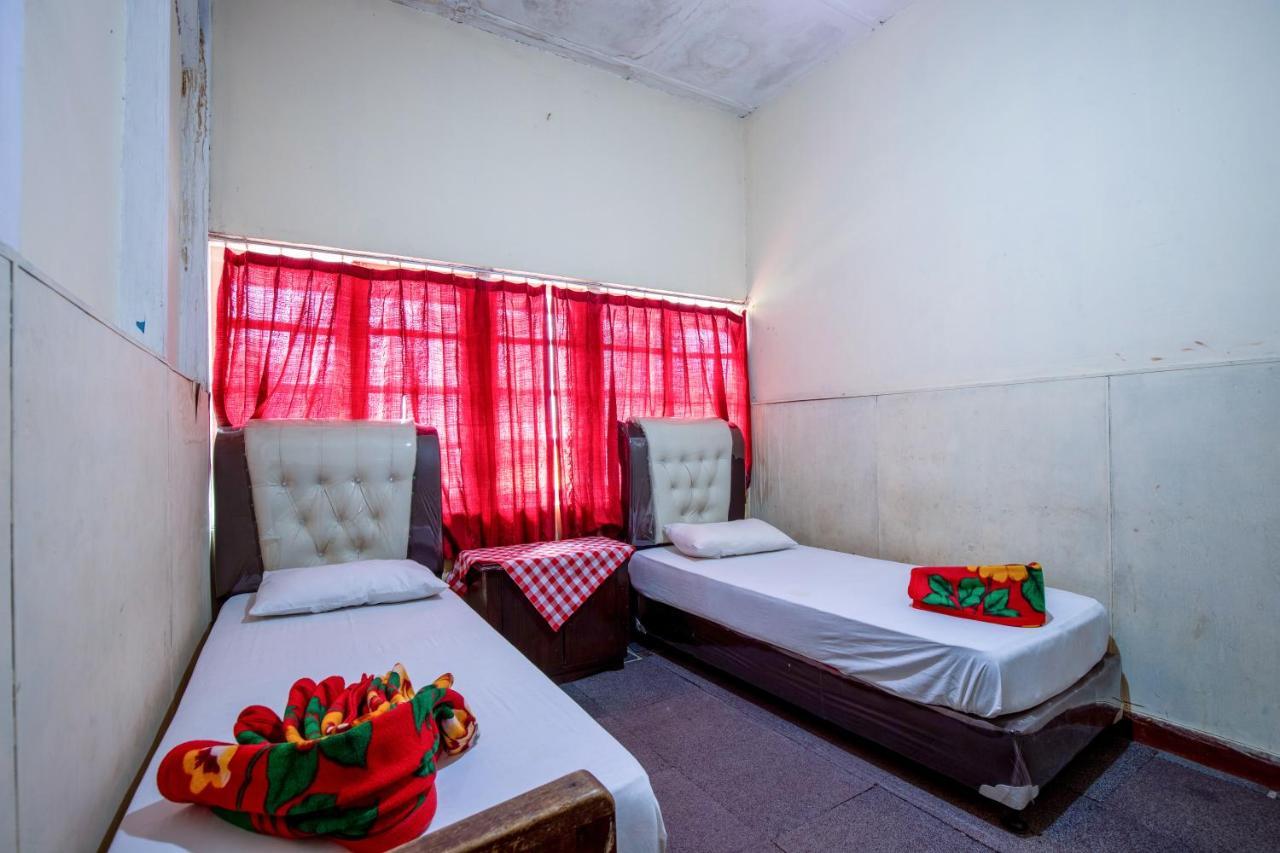 Hotel Jogja בוקיטינגי מראה חיצוני תמונה