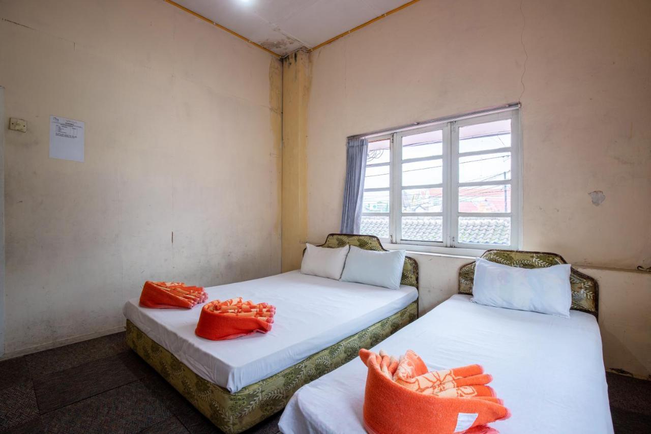 Hotel Jogja בוקיטינגי מראה חיצוני תמונה