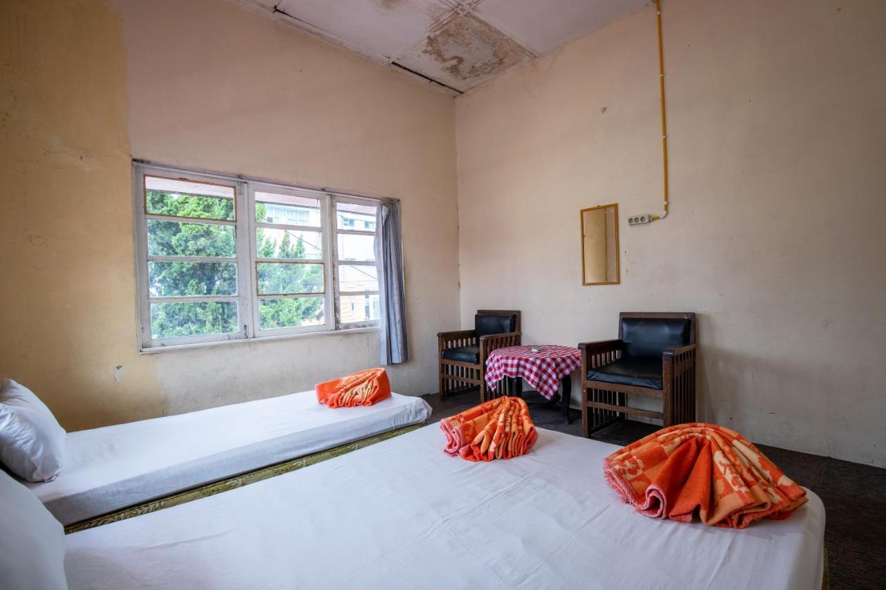 Hotel Jogja בוקיטינגי מראה חיצוני תמונה