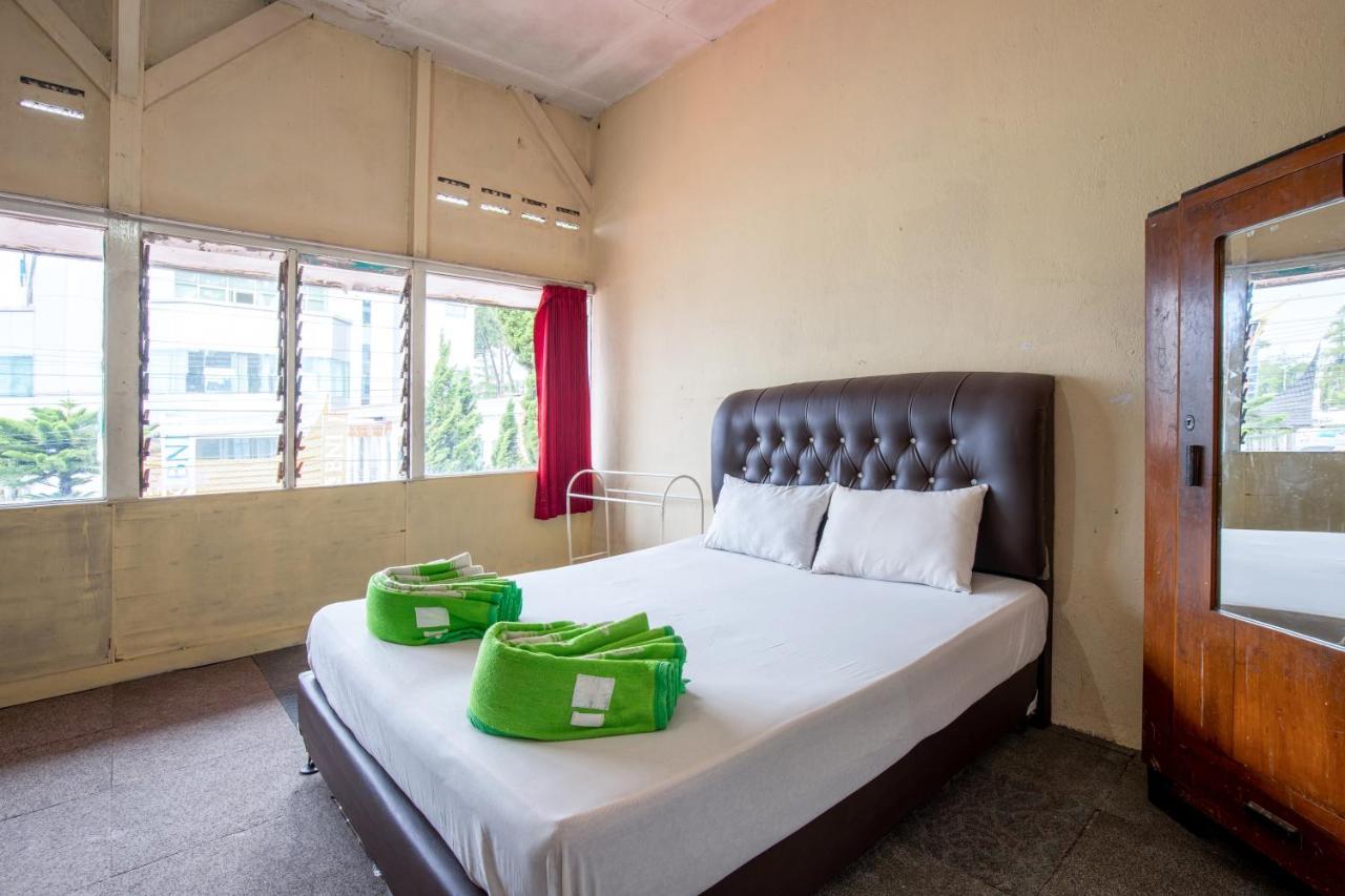 Hotel Jogja בוקיטינגי מראה חיצוני תמונה