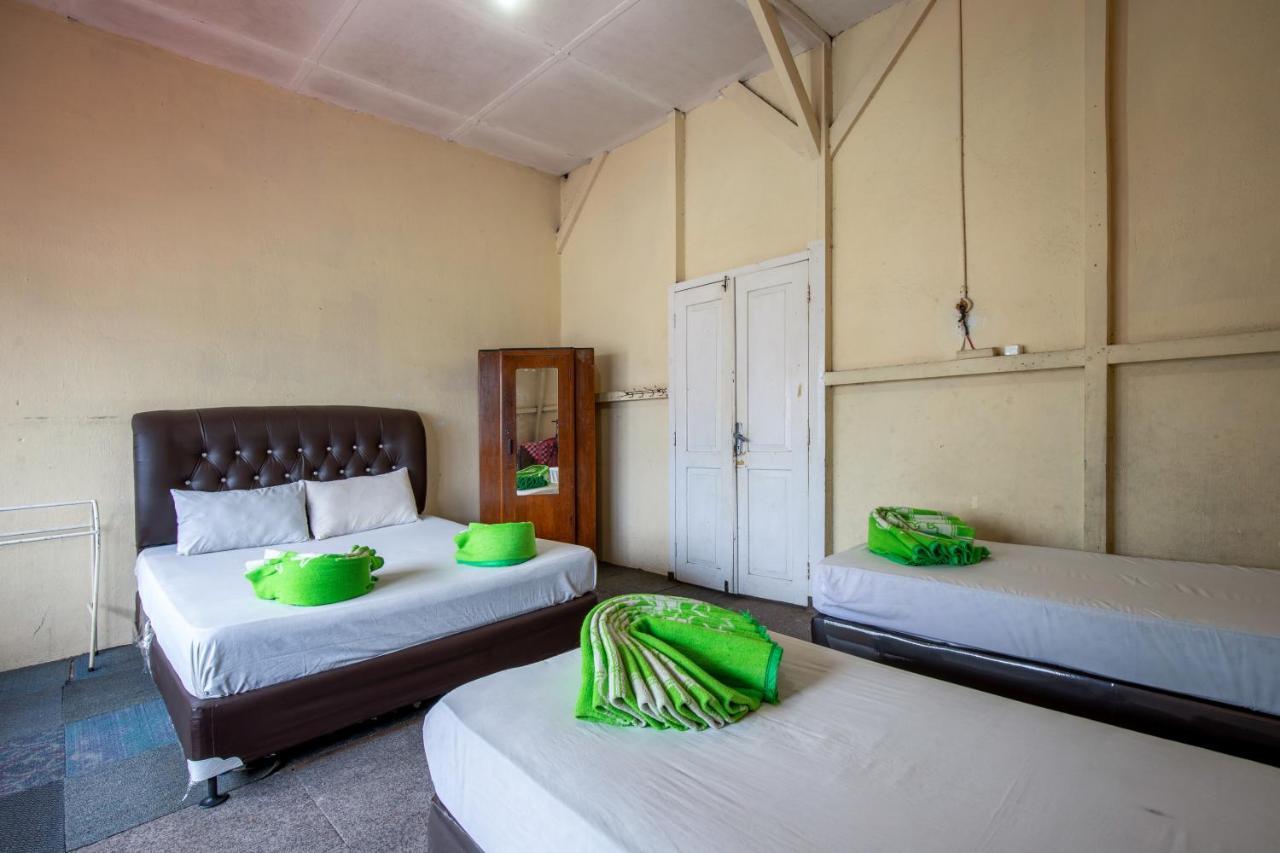 Hotel Jogja בוקיטינגי מראה חיצוני תמונה
